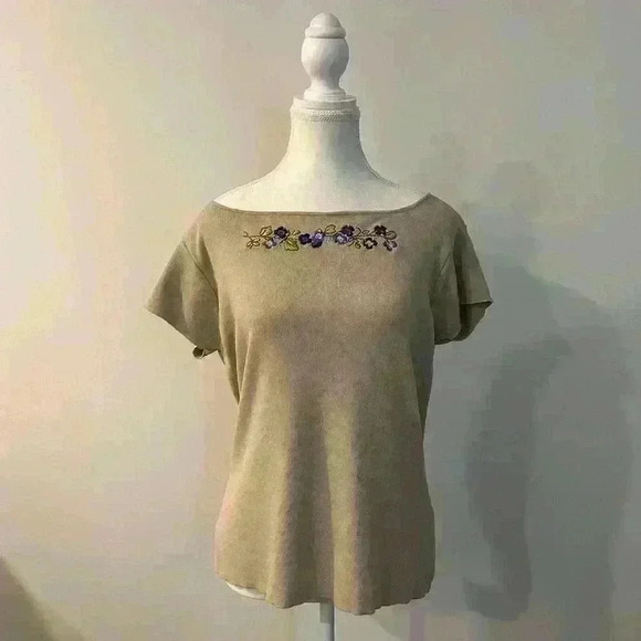 One on One | Vintage tan top with embroidered blue flowers | Size : Large - Picture 1 of 4